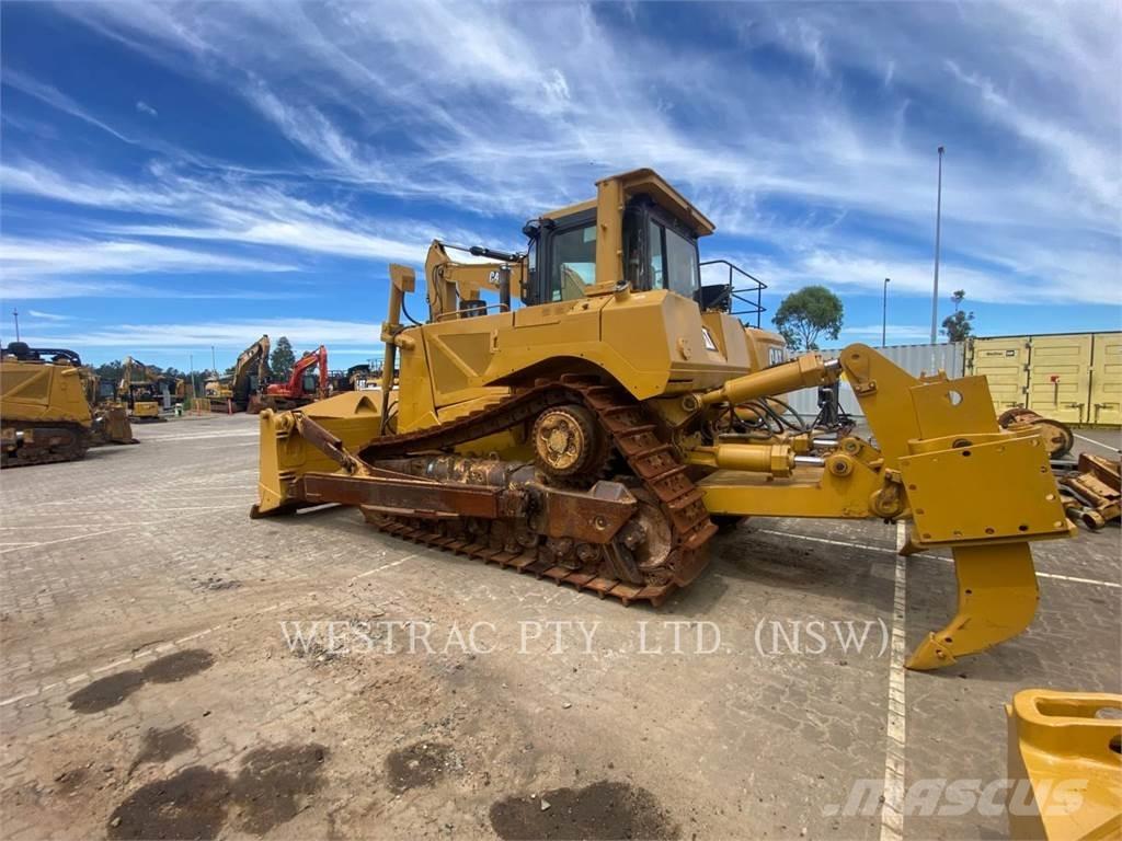CAT D8T Kāpurķēžu buldozeri