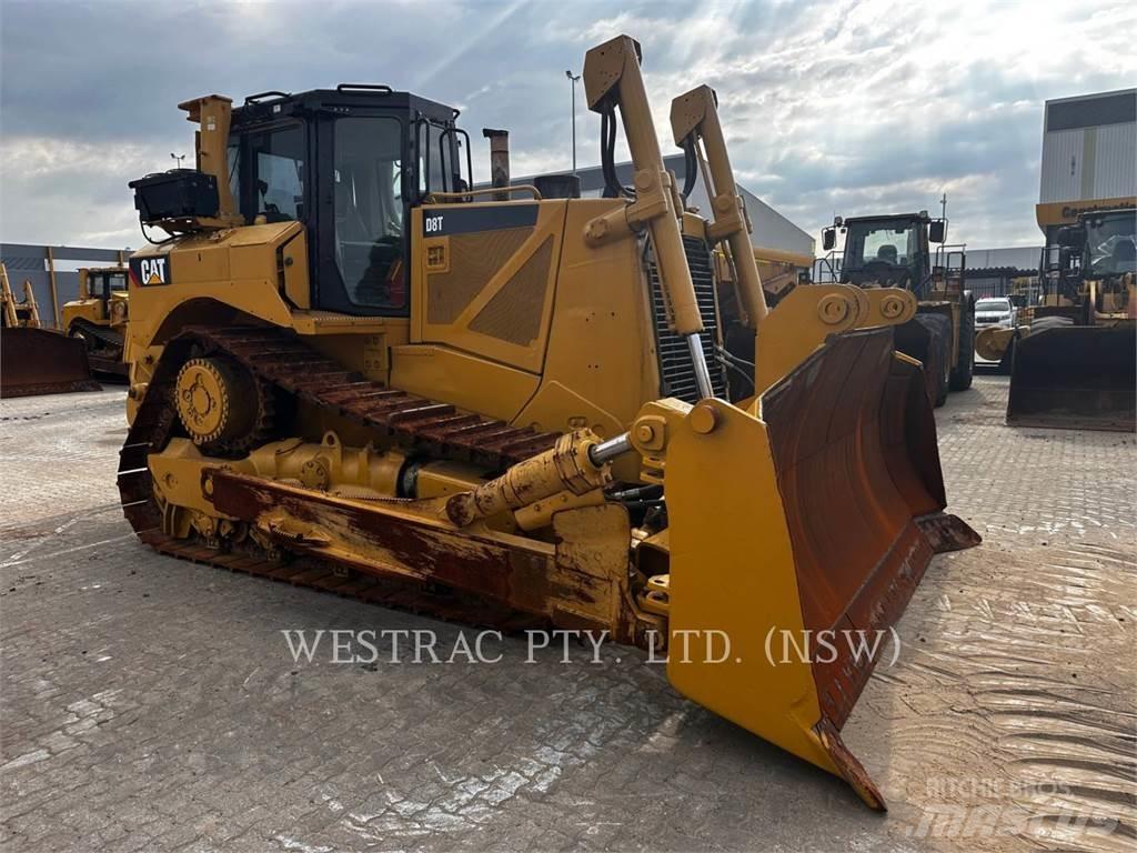 CAT D8T Kāpurķēžu buldozeri
