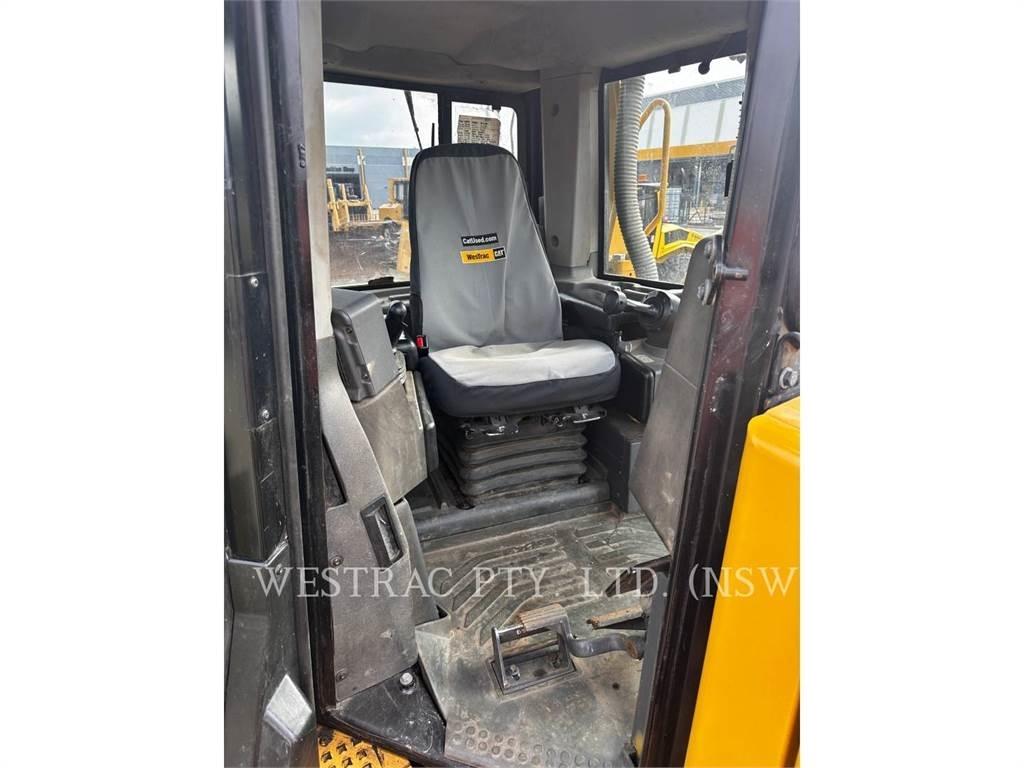 CAT D8T Kāpurķēžu buldozeri