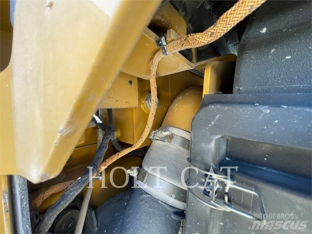 CAT D8T Kāpurķēžu buldozeri