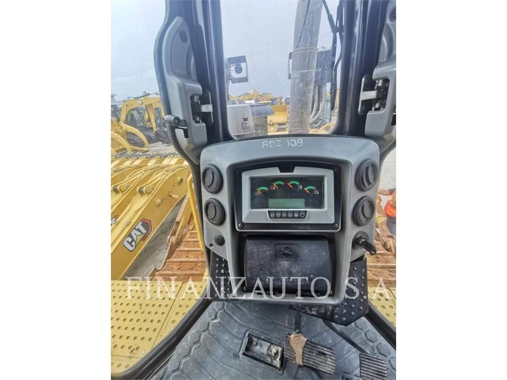 CAT D8T Kāpurķēžu buldozeri