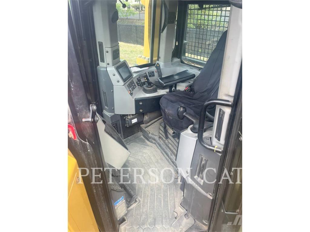 CAT D8T Kāpurķēžu buldozeri