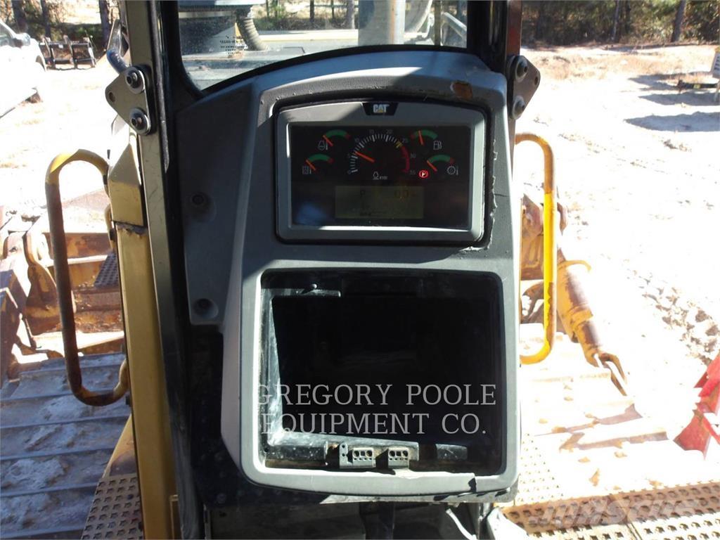 CAT D8T Kāpurķēžu buldozeri