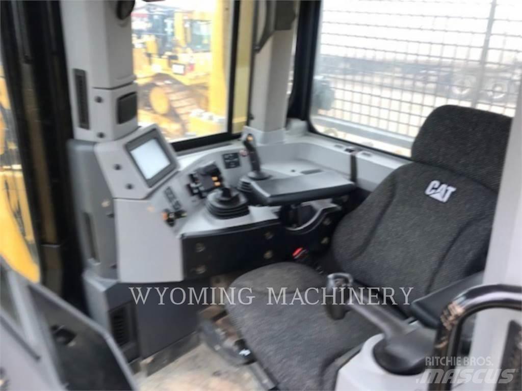 CAT D8T Kāpurķēžu buldozeri