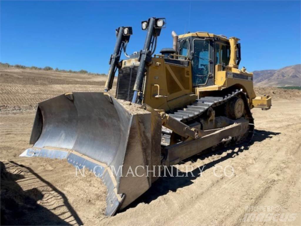 CAT D8T Kāpurķēžu buldozeri