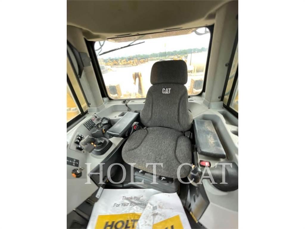 CAT D8T Kāpurķēžu buldozeri