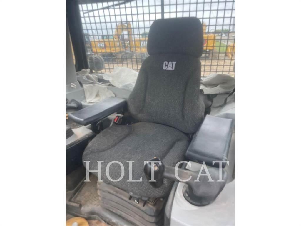 CAT D8T Kāpurķēžu buldozeri