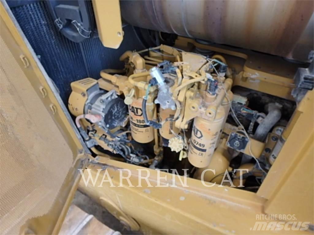 CAT D8T 4XLARO Kāpurķēžu buldozeri