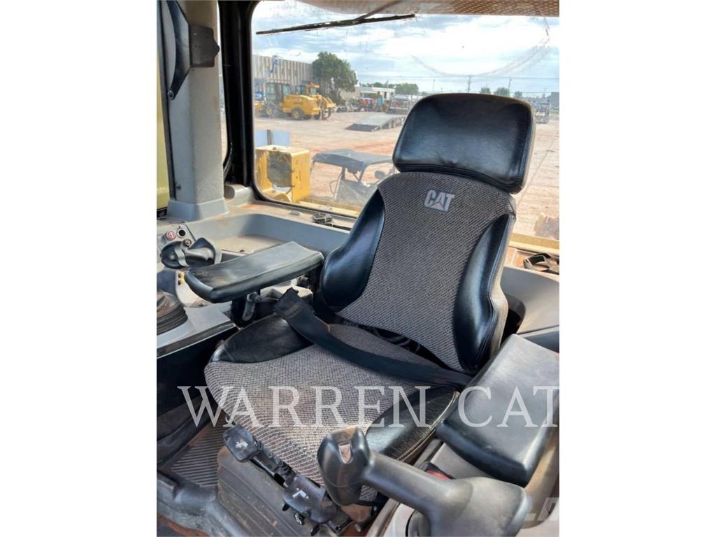 CAT D8T 4XLARO Kāpurķēžu buldozeri
