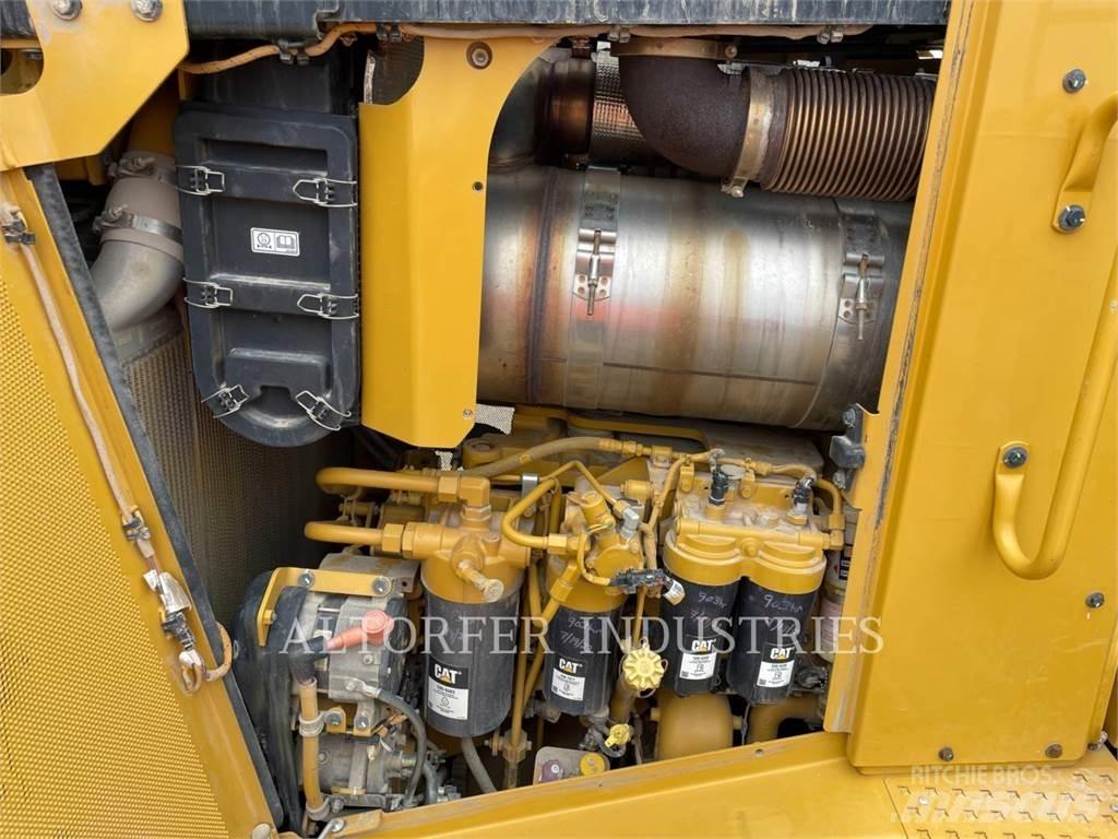 CAT D8T W Kāpurķēžu buldozeri