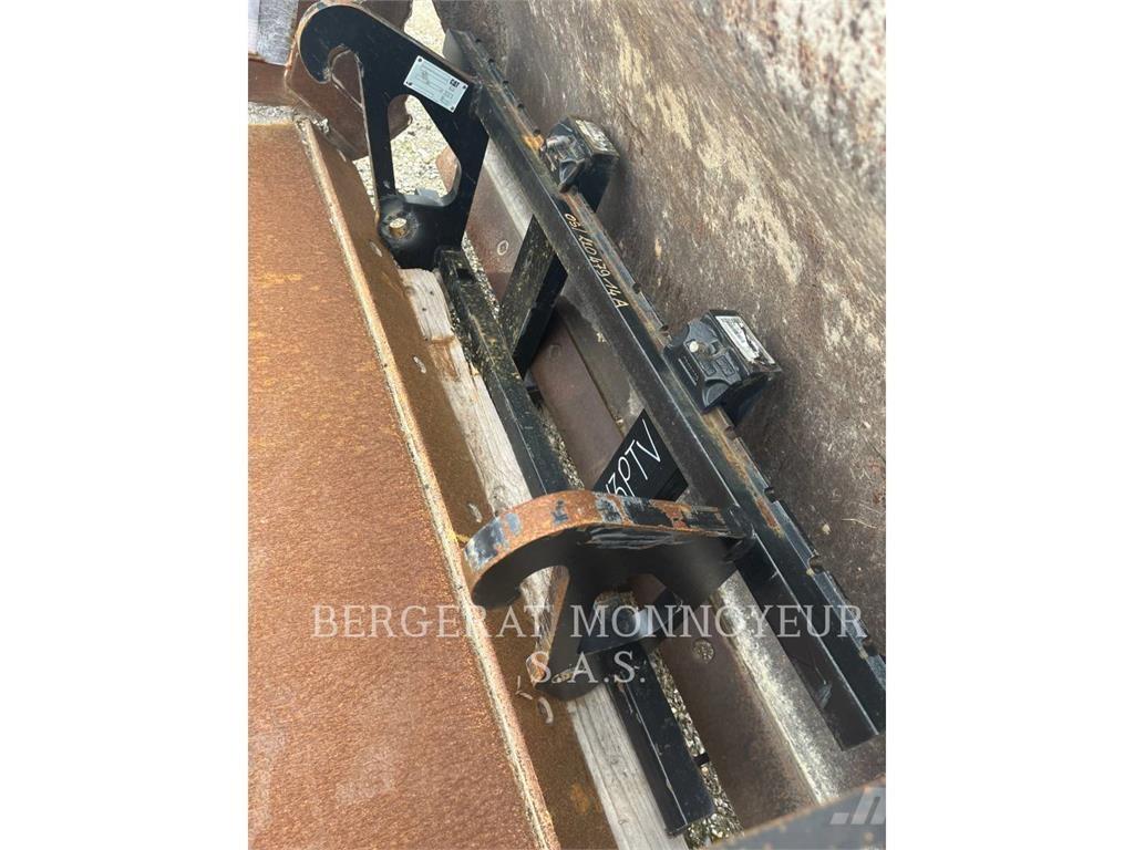 CAT FOURCHE 906 Būvniecība- Citi