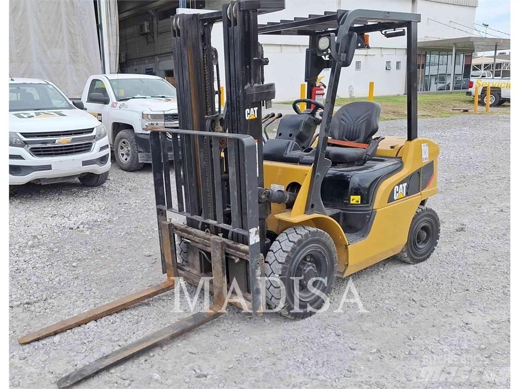 CAT LIFT TRUCKS DP25NM5 Tehnika ar dīzeļa dzinēju