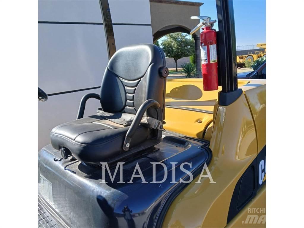 CAT LIFT TRUCKS DP50NM Tehnika ar dīzeļa dzinēju