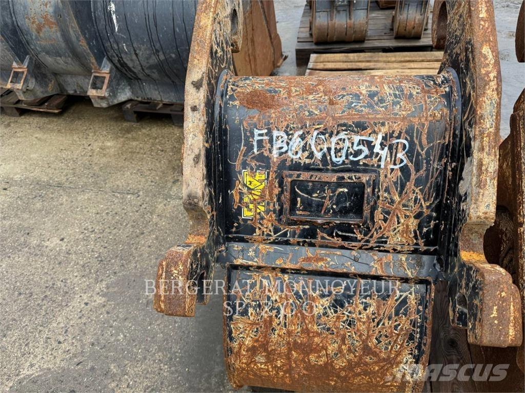 CAT M316F Ekskavatori uz riteņiem