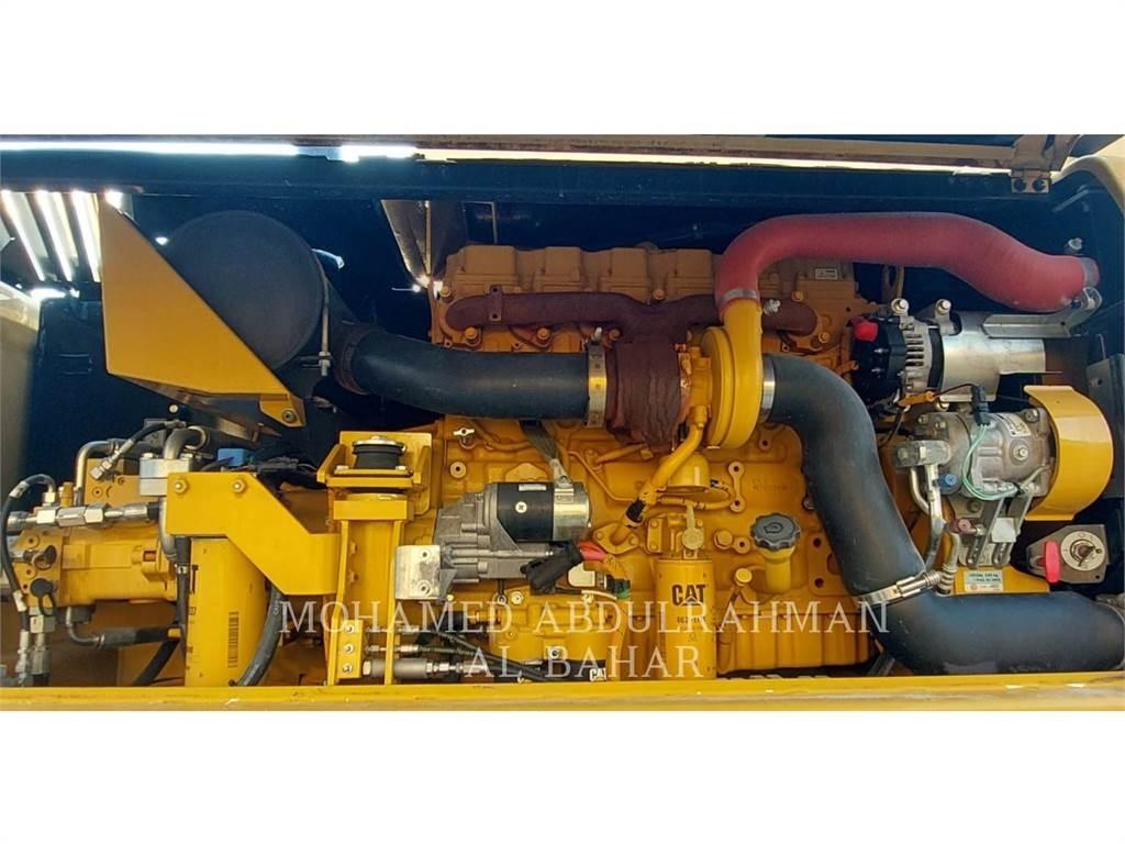 CAT M320D2 Ekskavatori uz riteņiem