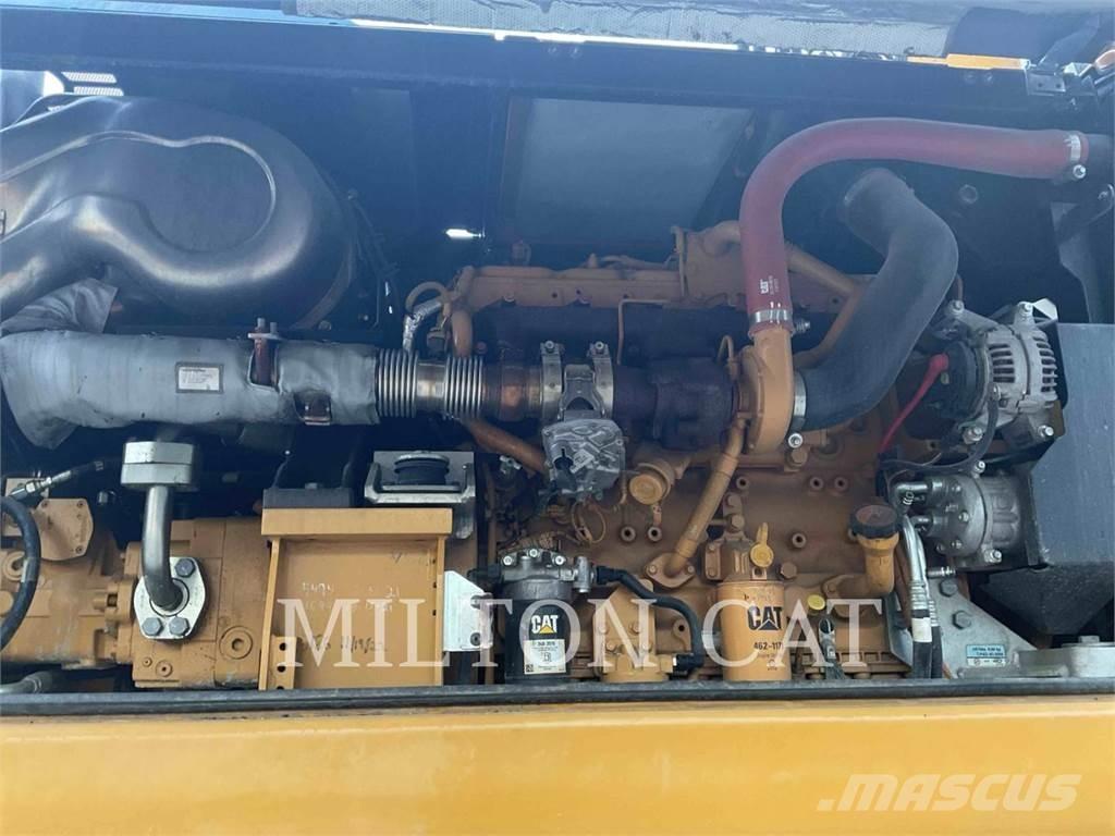 CAT M320F Ekskavatori uz riteņiem