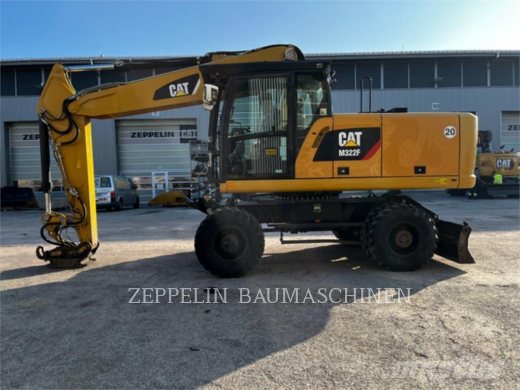 CAT M322F Ekskavatori uz riteņiem