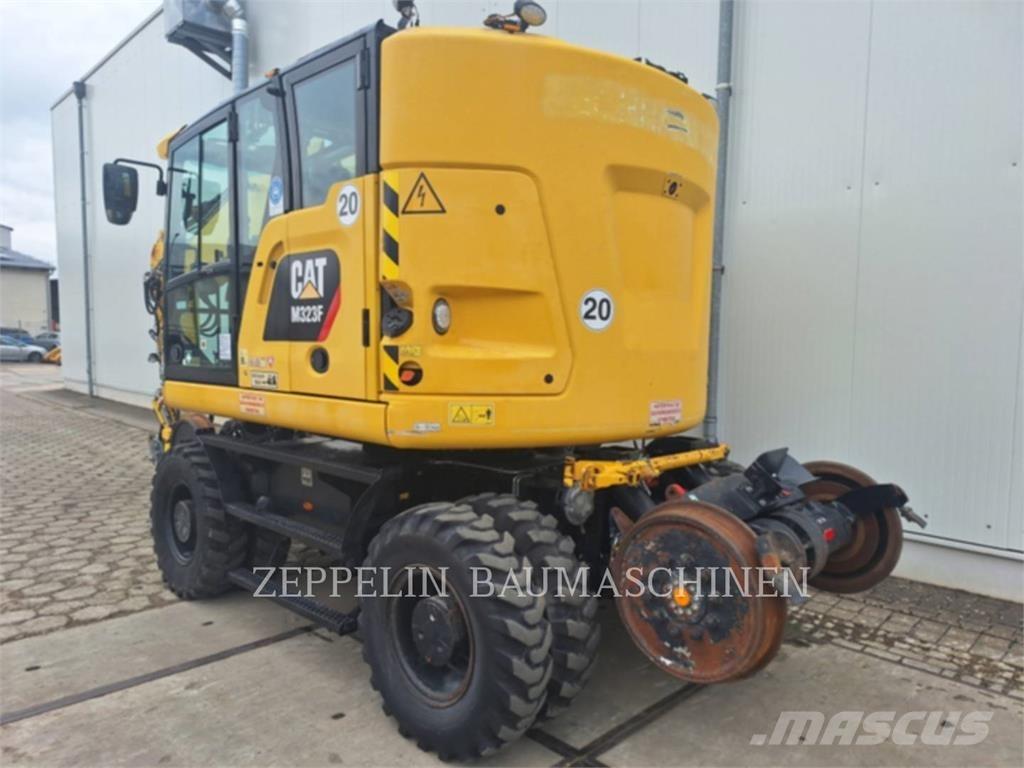 CAT M323F Ekskavatori uz riteņiem