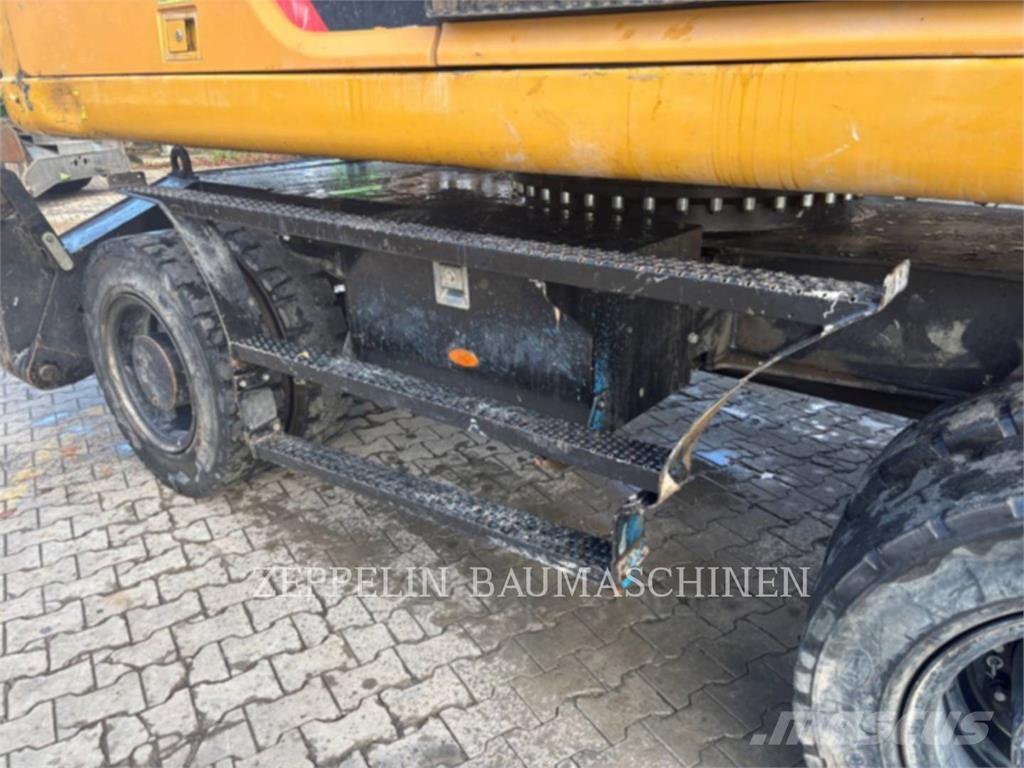 CAT MH3022 Demontāžas ekskavators