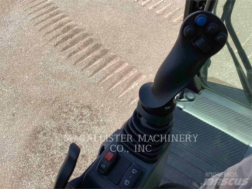 CAT MH3024 Ekskavatori uz riteņiem