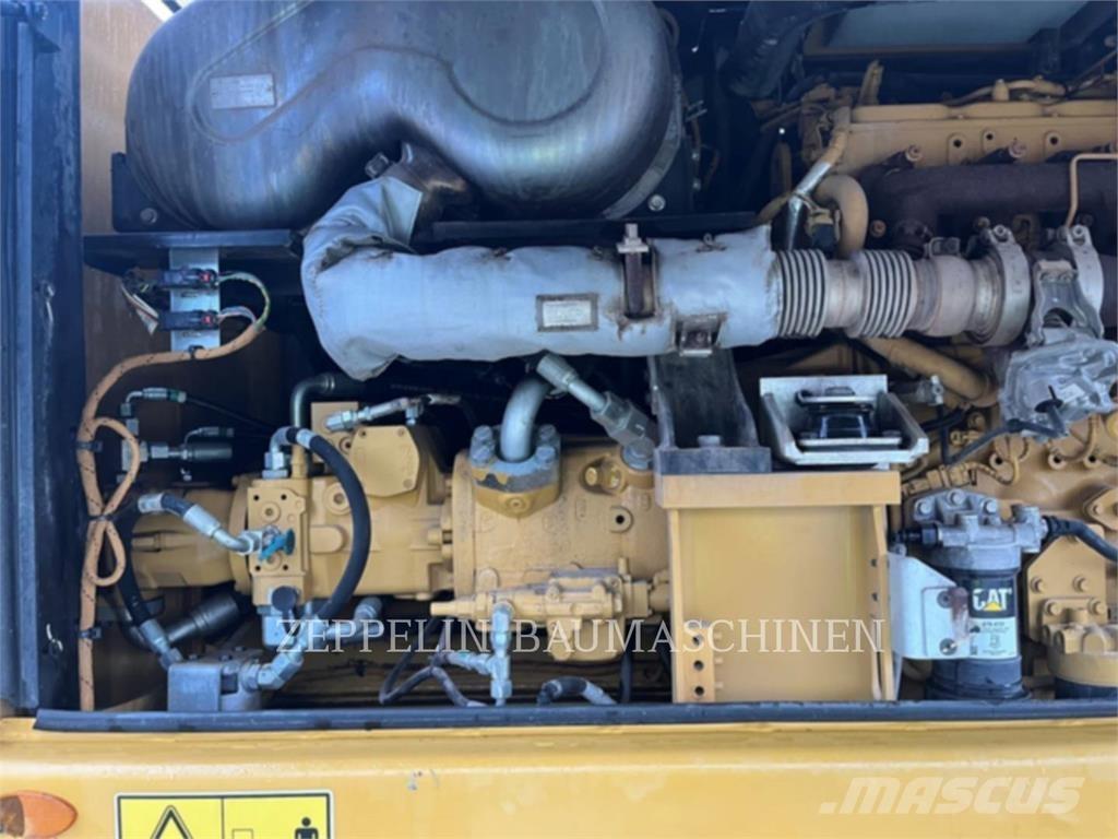 CAT MH3024 Demontāžas ekskavators