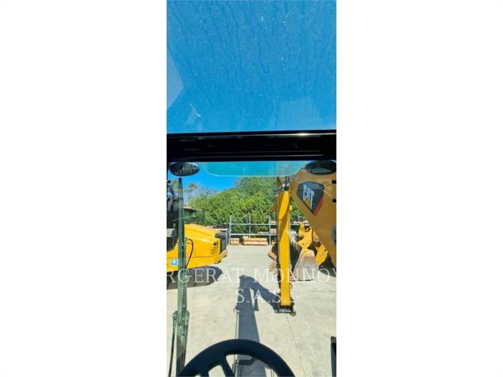CAT MH3024-06 Ekskavatori uz riteņiem