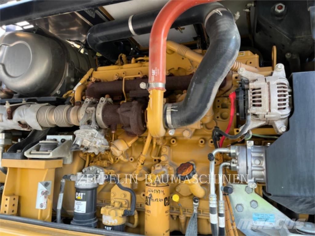 CAT MH3024-06C Demontāžas ekskavators