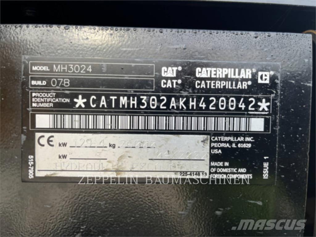 CAT MH3024-07A Demontāžas ekskavators