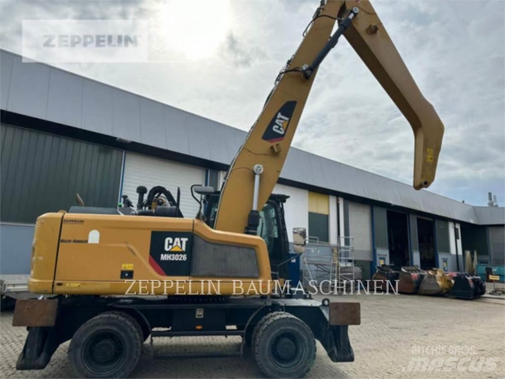 CAT MH3026-06C Demontāžas ekskavators