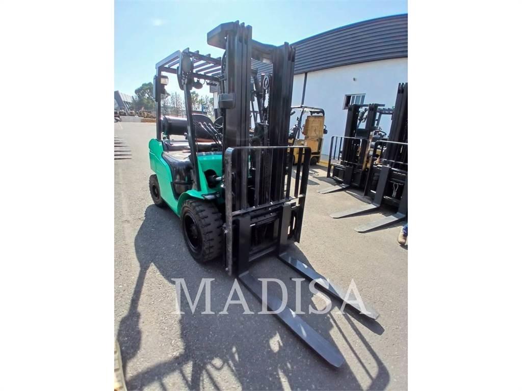 CAT MITSUBISHI FG30N-LP Autokrāvēji - citi