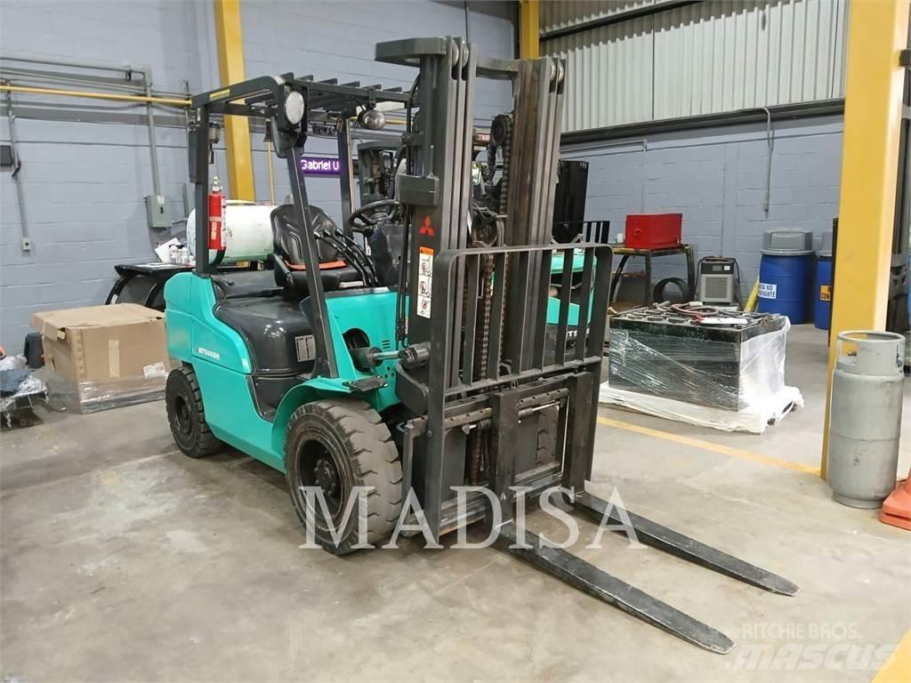 CAT MITSUBISHI FG30N-LP Autokrāvēji - citi