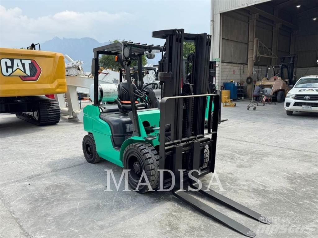 CAT MITSUBISHI FG30N-LP Autokrāvēji - citi