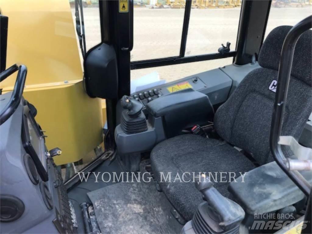 CAT PL61 Cauruļvadu buldozeri