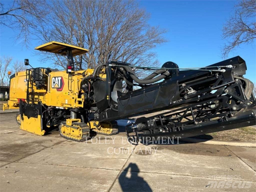CAT PM822 Asfalta klājēji