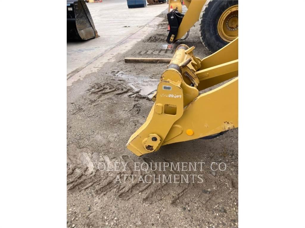 CAT QC938FXD Iekrāvēji uz riteņiem