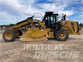 CAT RM400 Asfalta savācējs