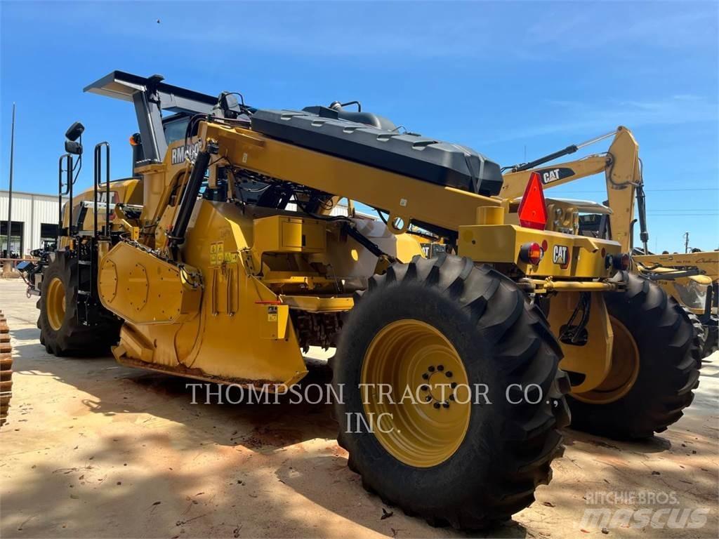 CAT RM400 Asfalta savācējs