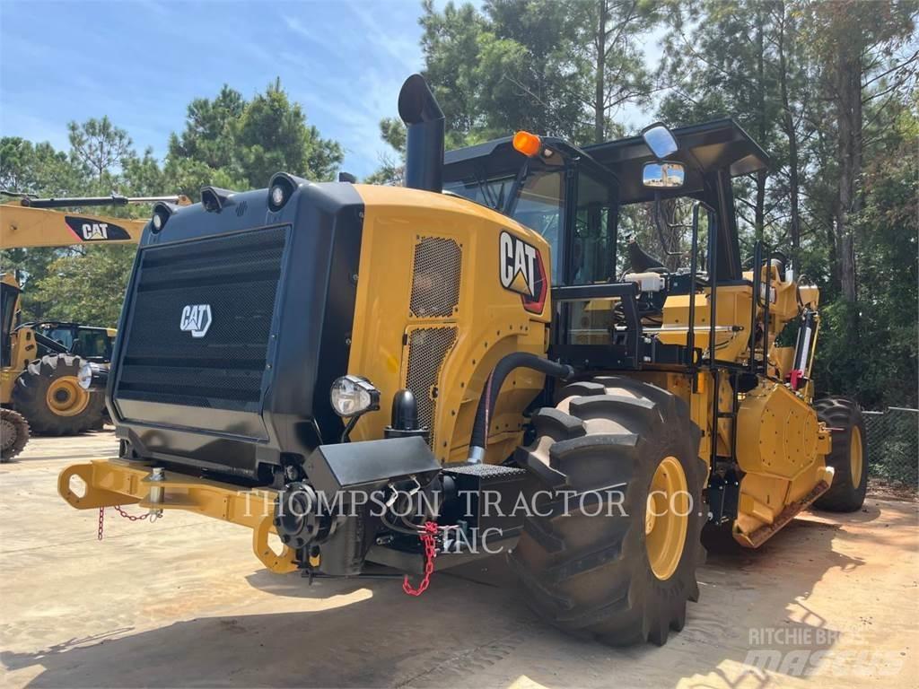 CAT RM400 Asfalta savācējs