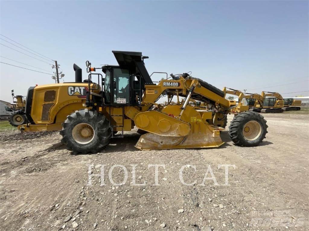 CAT RM400 Asfalta savācējs