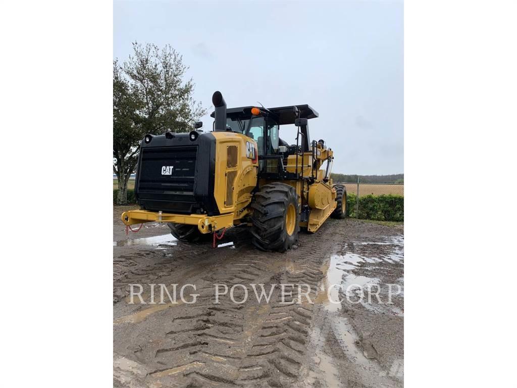 CAT RM400 Asfalta savācējs