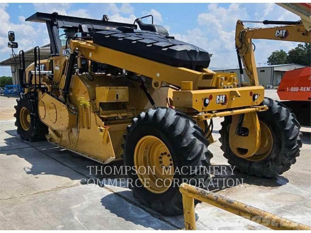 CAT RM400 Asfalta savācējs