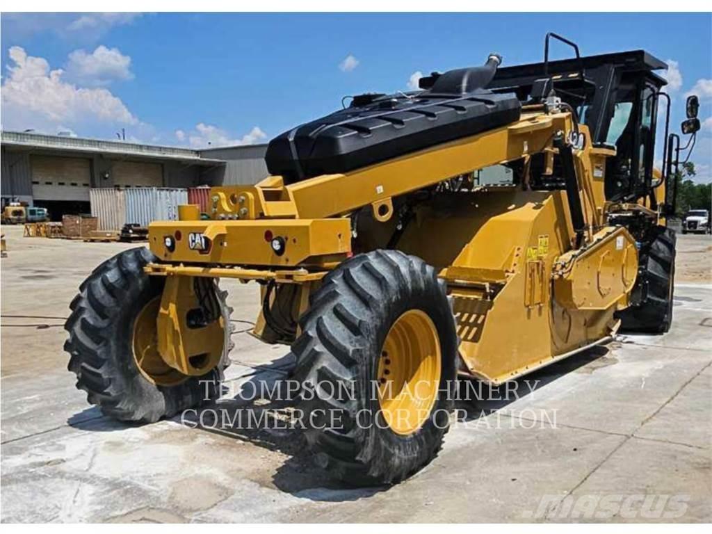 CAT RM400 Asfalta savācējs