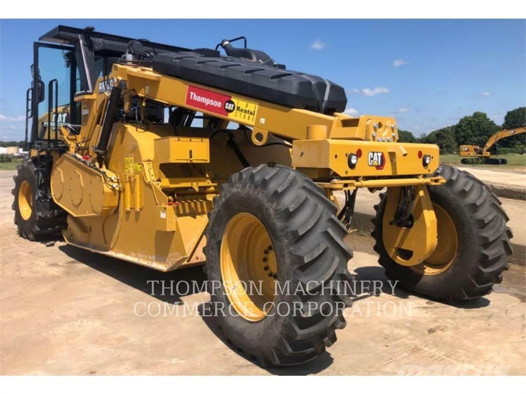 CAT RM400 Asfalta savācējs