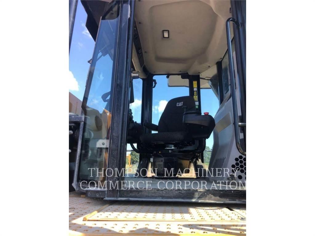 CAT RM400 Asfalta savācējs
