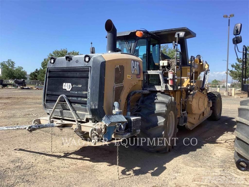 CAT RM400 Asfalta savācējs