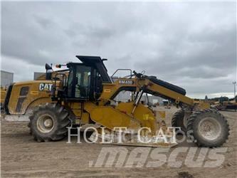 CAT RM400 CAB Asfalta savācējs