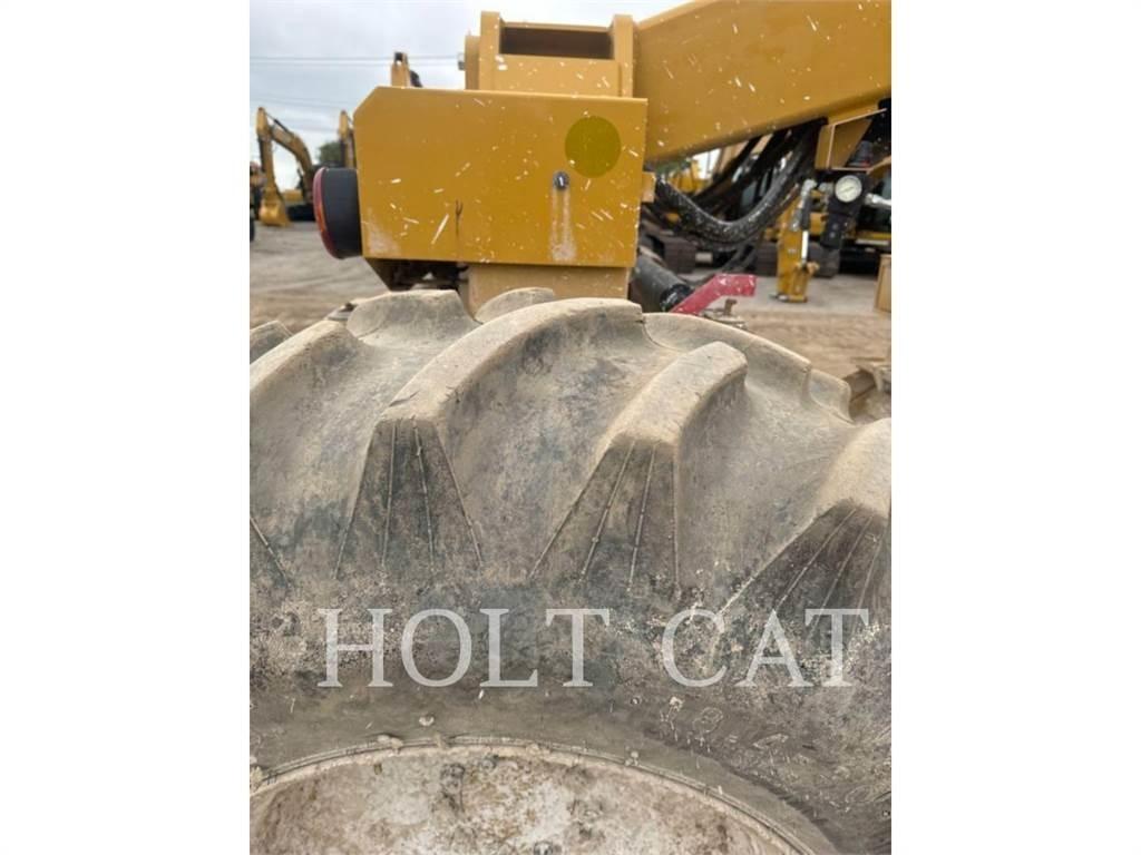 CAT RM400 CAB Asfalta savācējs