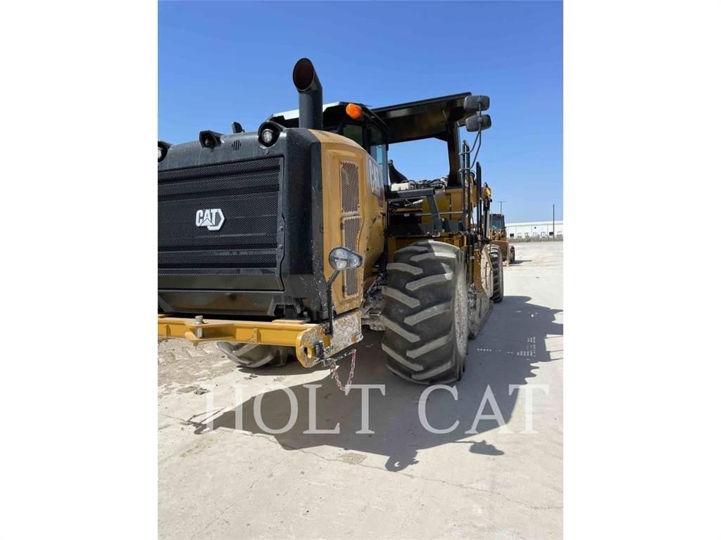 CAT RM400 CAB Asfalta savācējs