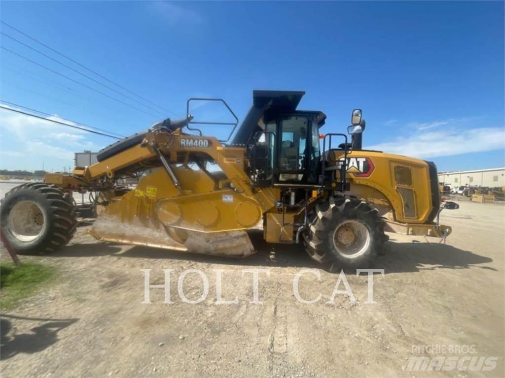 CAT RM400 CAB Asfalta savācējs