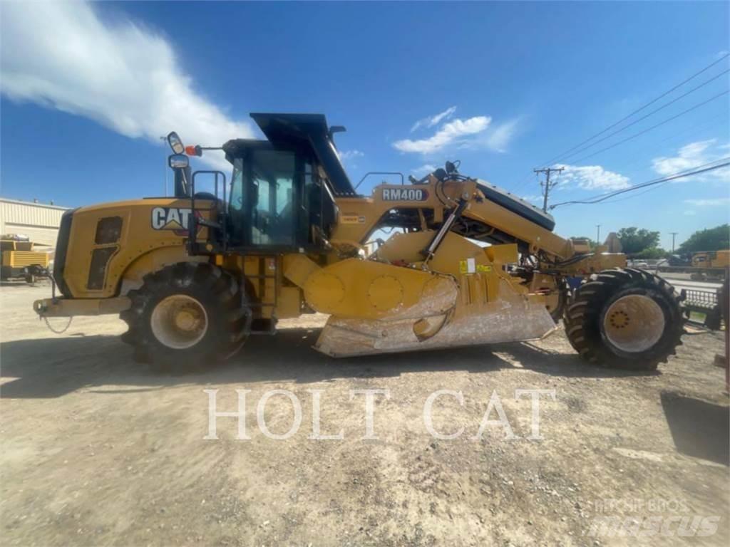 CAT RM400 CAB Asfalta savācējs